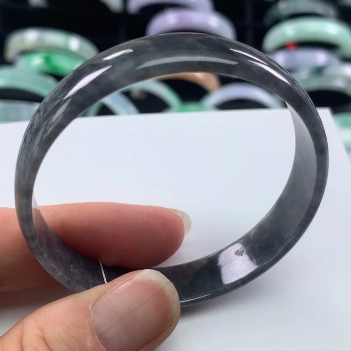 翡翠手镯未镶嵌公主