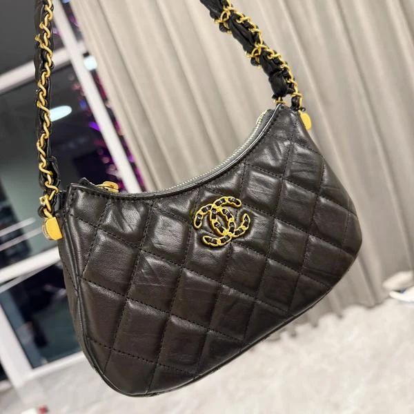 Chanel23K黑金褶皱牛皮hobo 编织肩带包包