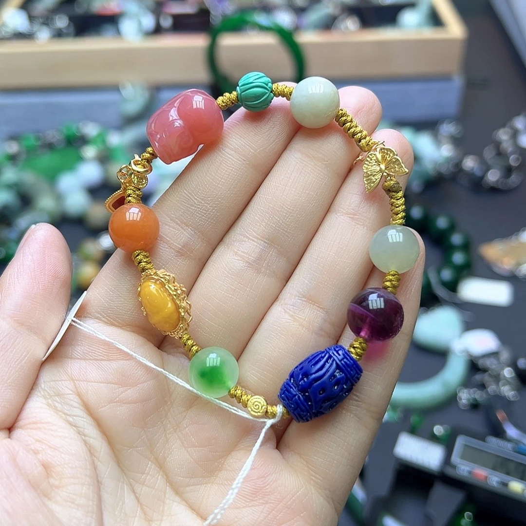 筱****翡翠未镶嵌手链99