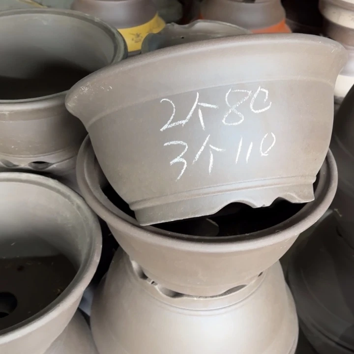 紫砂花盆110-4。