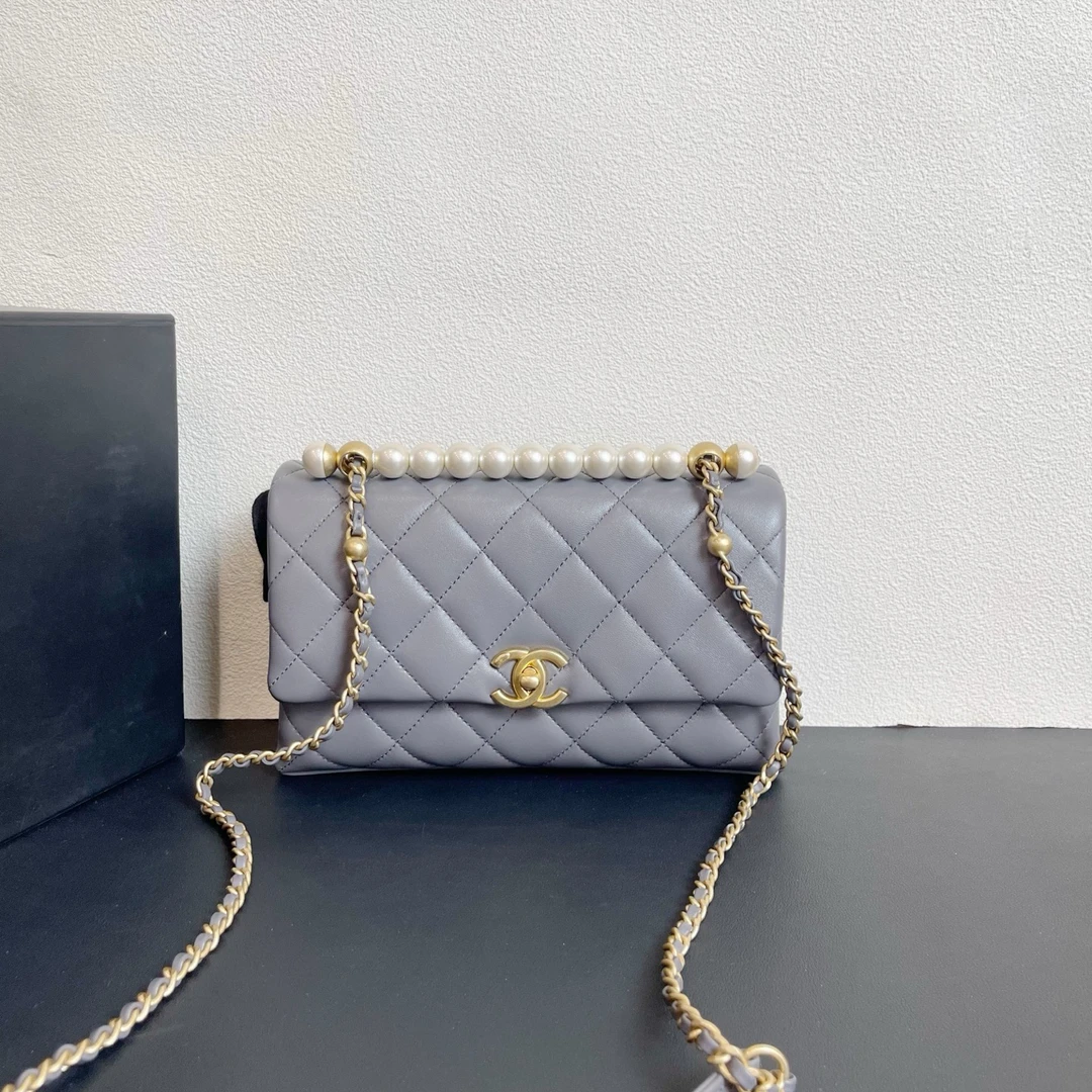 95新 Chanel/香奈儿 98新 定金奢总管/24a 珍珠口盖包/芯片