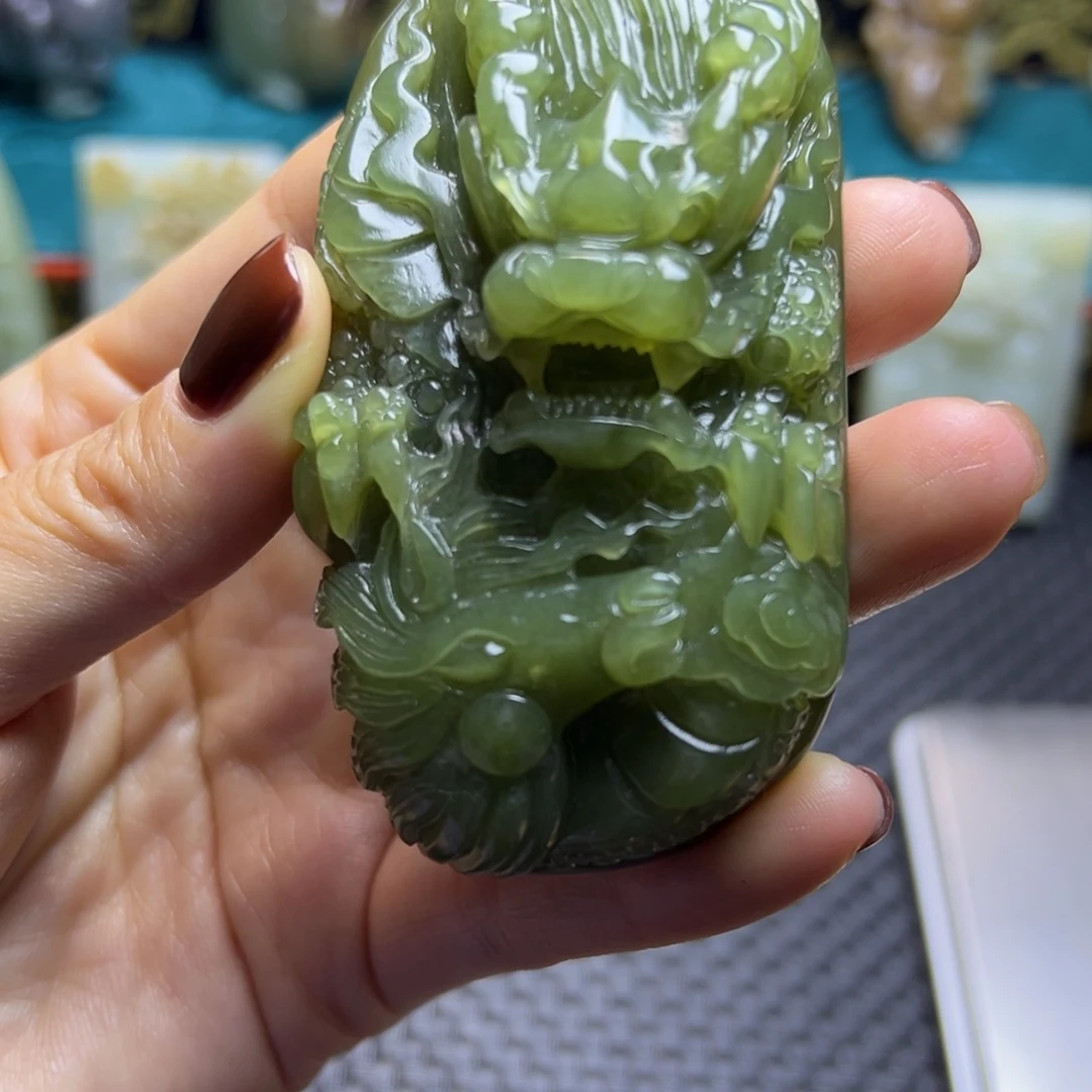 和田玉未镶嵌把件