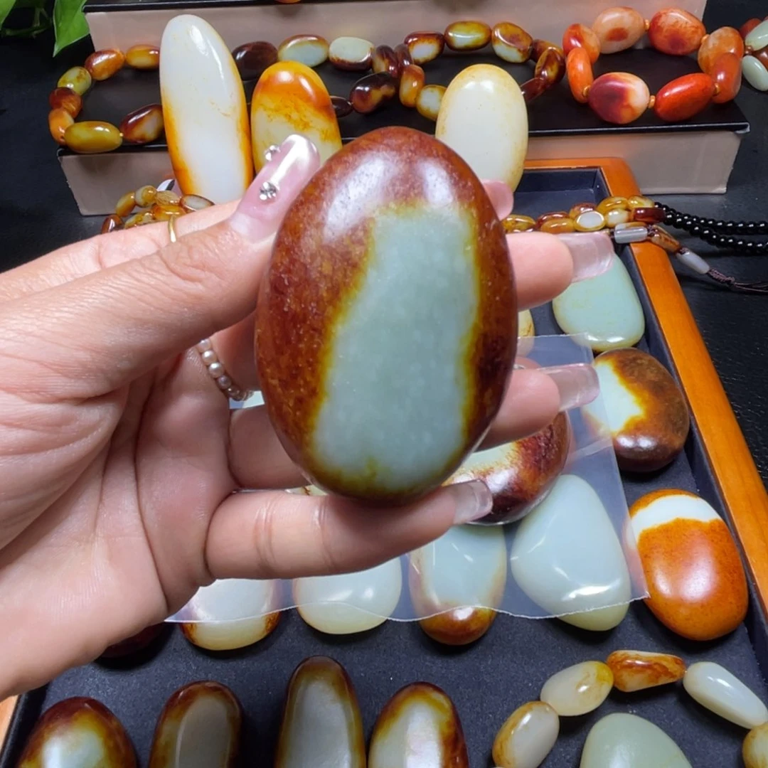 颈饰未镶嵌和田玉鲨*哥