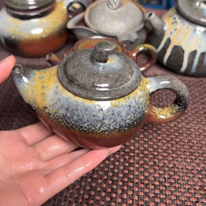 茶杯紫砂小烟抖壶180 C