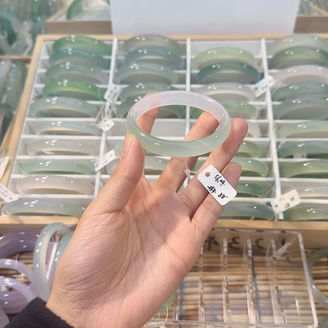 玛瑙/玉髓未镶嵌手镯圈口56.4