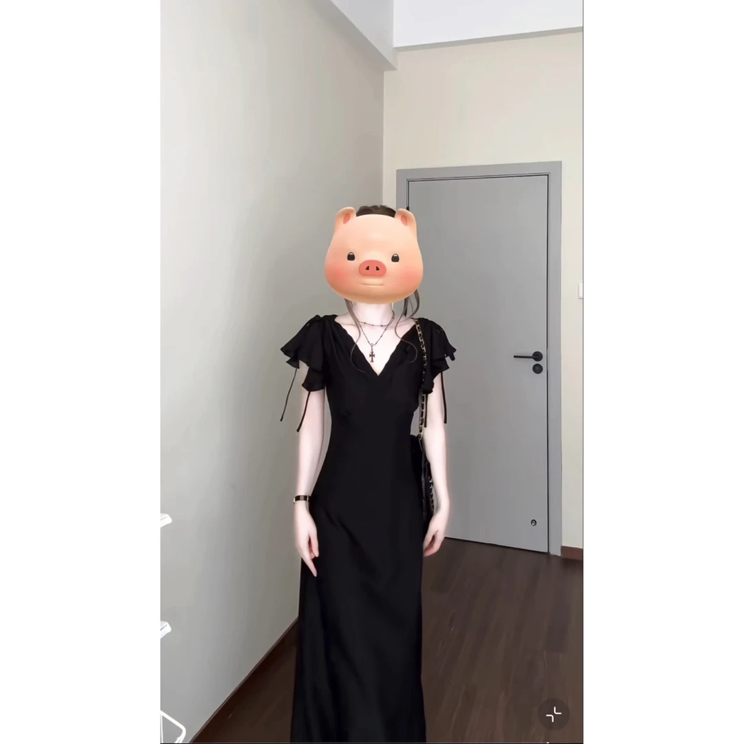 法式黑色V领小飞袖赫本风优雅连衣裙女夏季新款气质温柔高级长裙