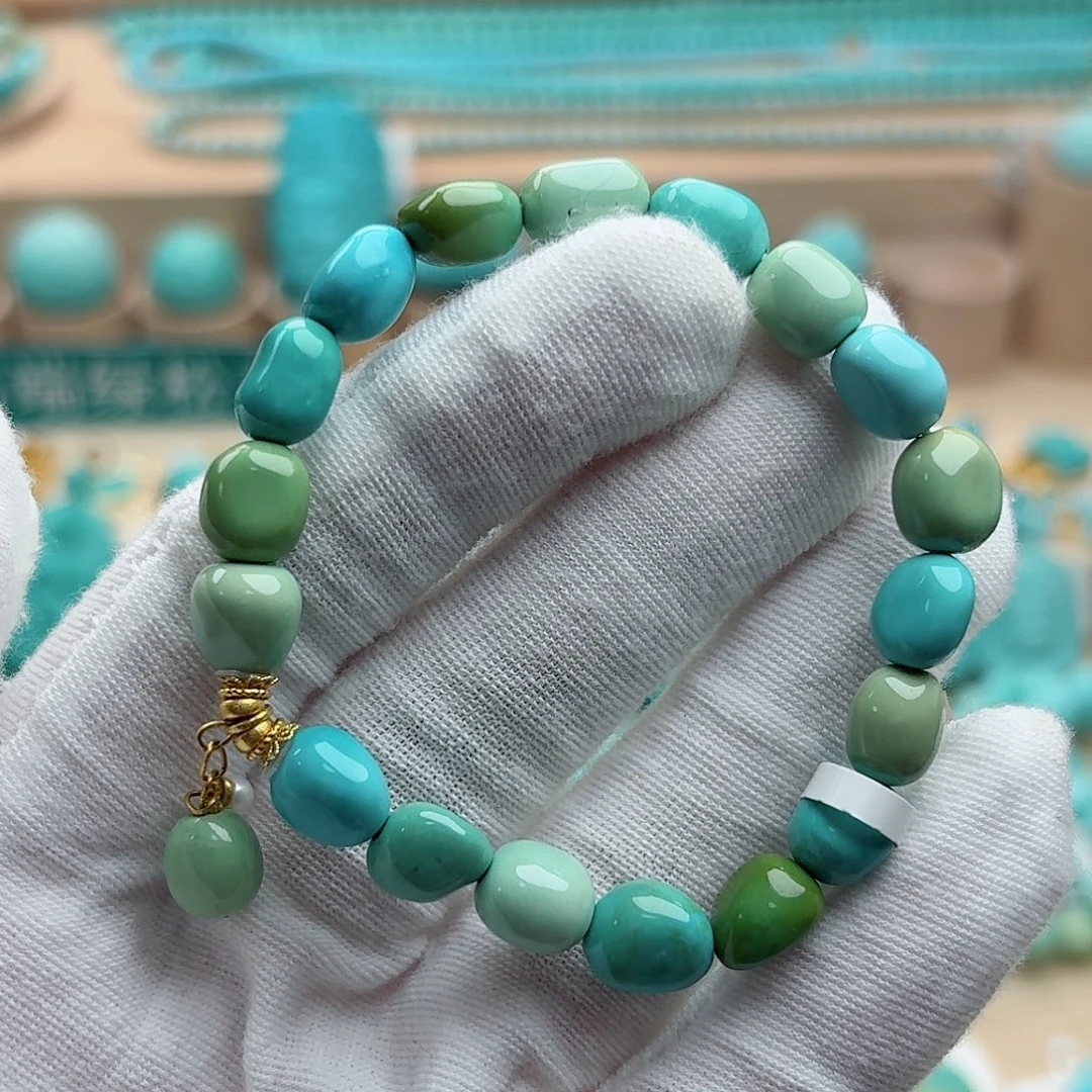 绿松石未镶嵌珠宝奇石