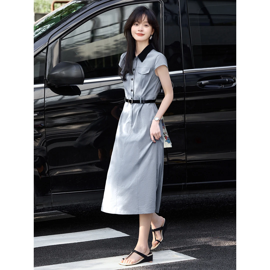沫晗依美【灰蓝苏打】休闲工装风拼色连衣裙2025夏带腰带显瘦长裙女