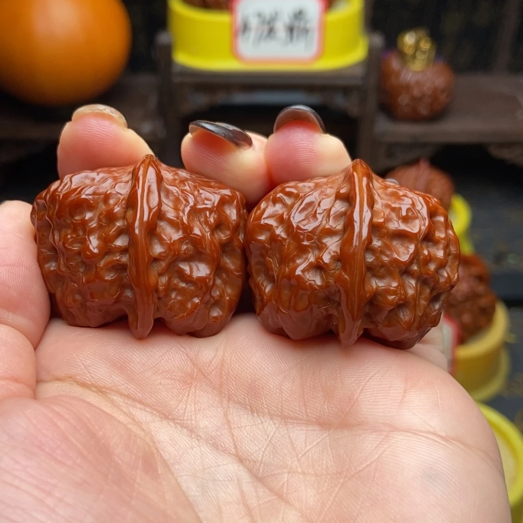 文玩核桃吊坠金锭元宝