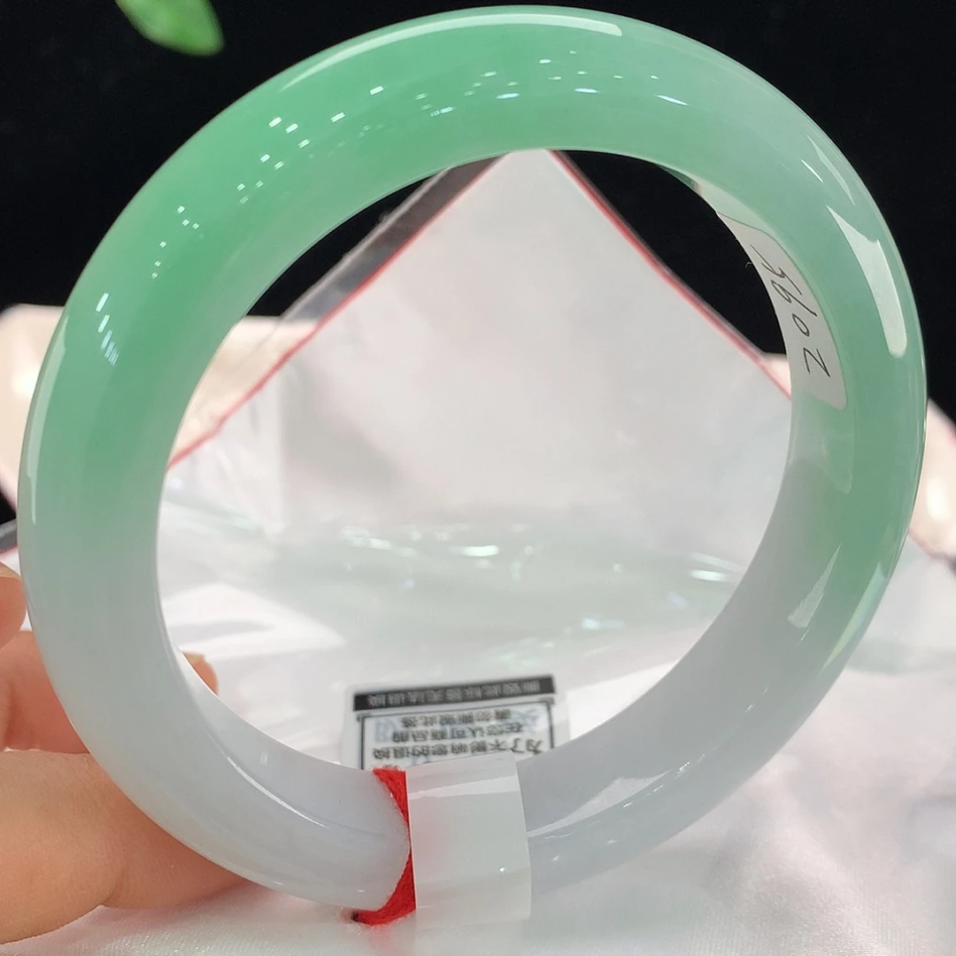 翡翠未镶嵌手镯2095