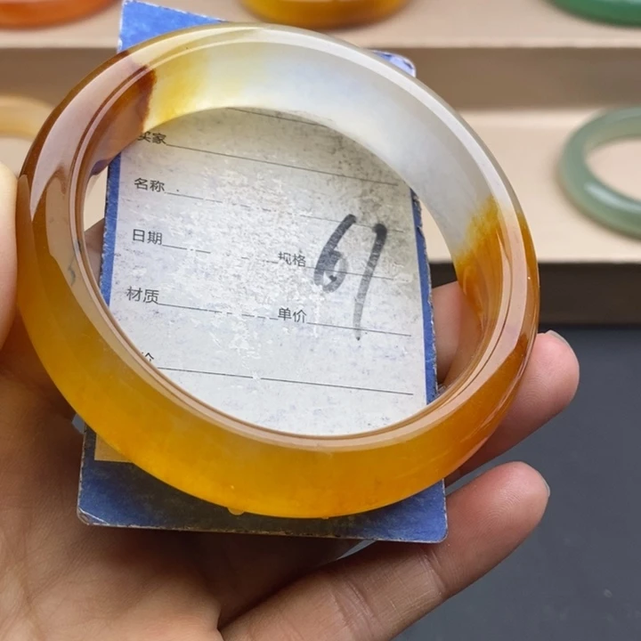 石英质玉未镶嵌手镯