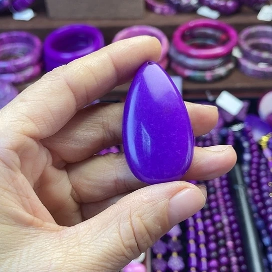 非金属南非老料凝胶水滴吊坠D4