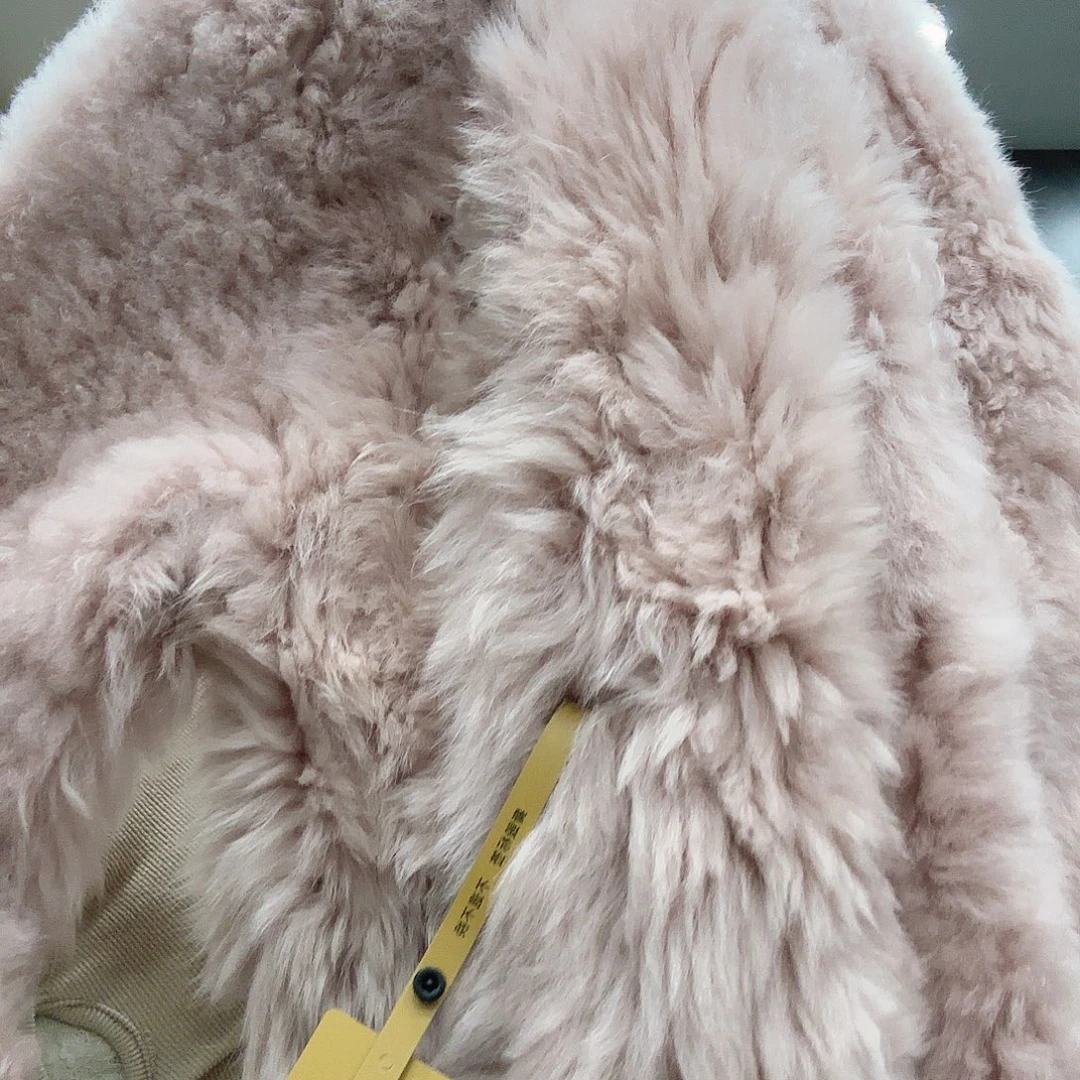 784粉色v领半卷托卡中长65