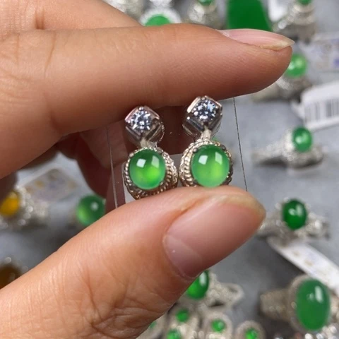 定制翡翠未镶嵌翡翠