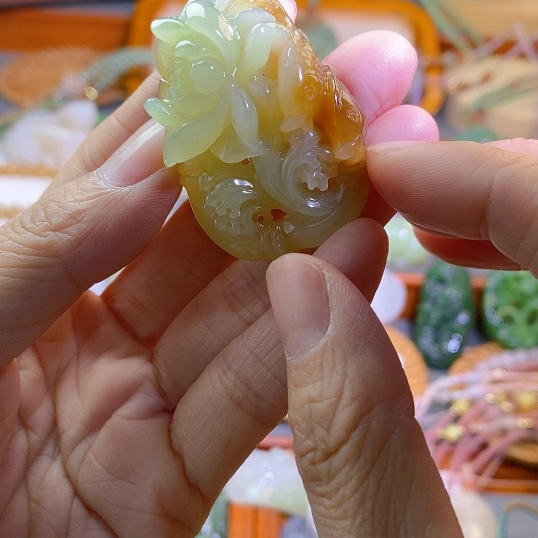 和田玉颈饰未镶嵌濒**风