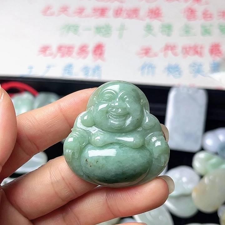 翡翠未镶嵌颈饰带色佛公