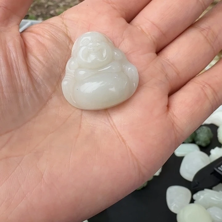 辰***妈颈饰未镶嵌和田玉