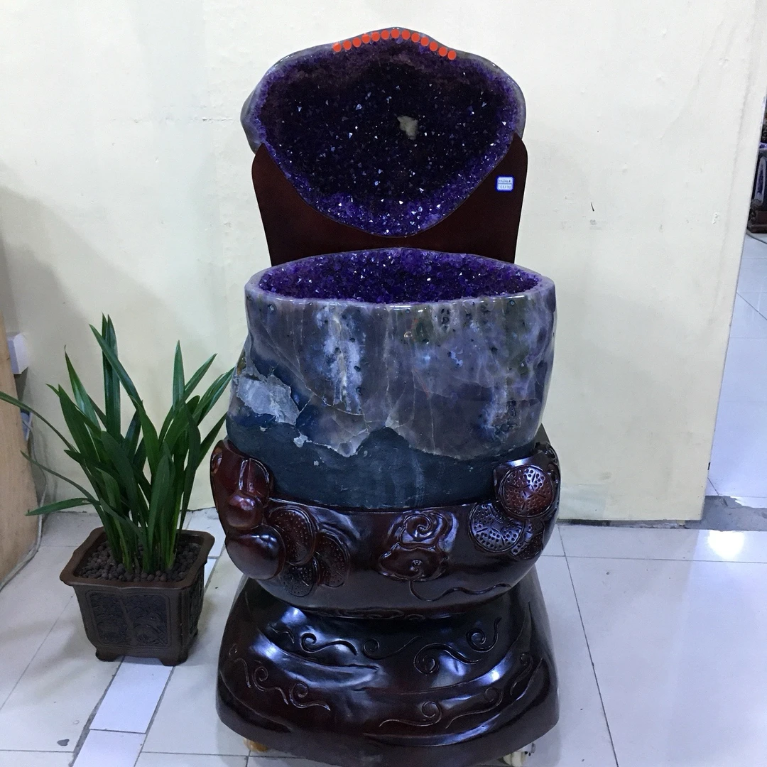 天然紫水晶聚宝盆转运风水摆件高1.1米盆口宽45厘米洞深20厘米