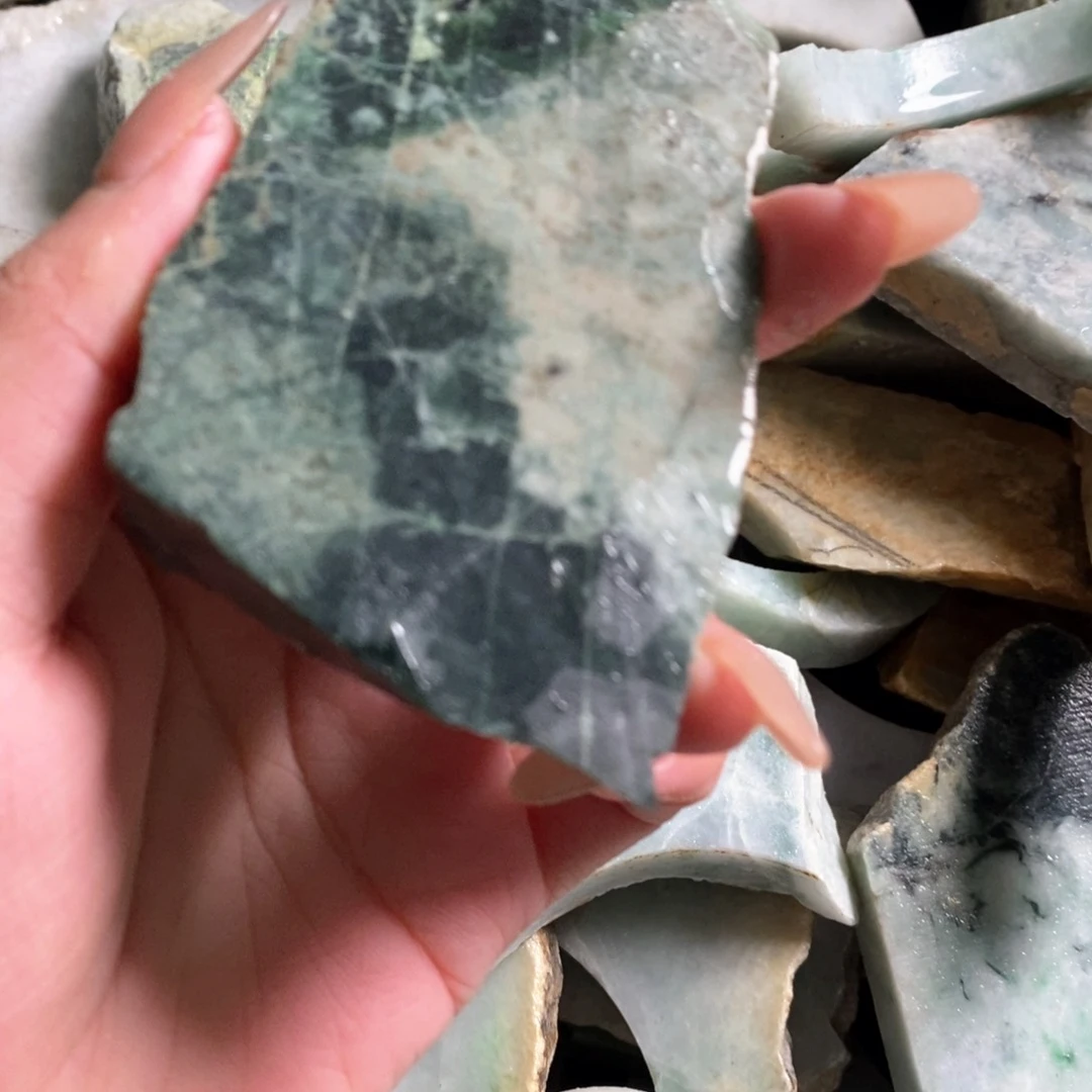 颈饰未镶嵌翡翠天然翡翠