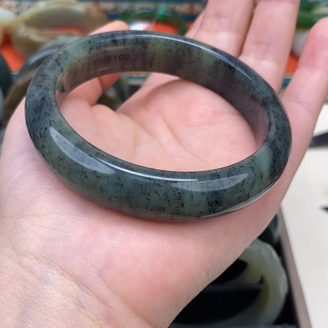 和田玉手镯未镶嵌61