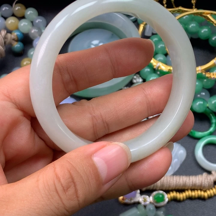 翡翠未镶嵌手镯手镯