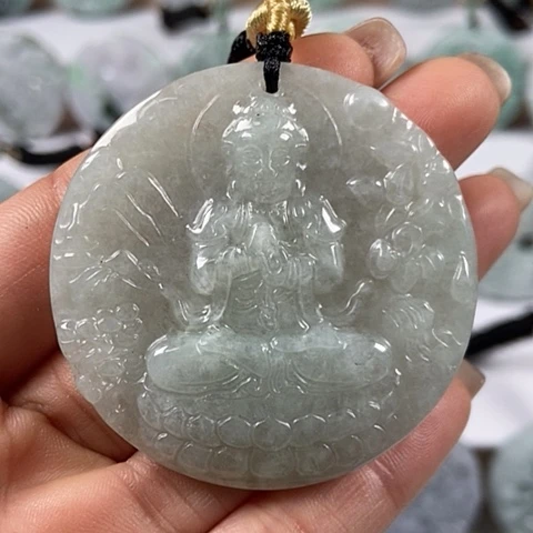 翡翠颈饰未镶嵌大日如来福利