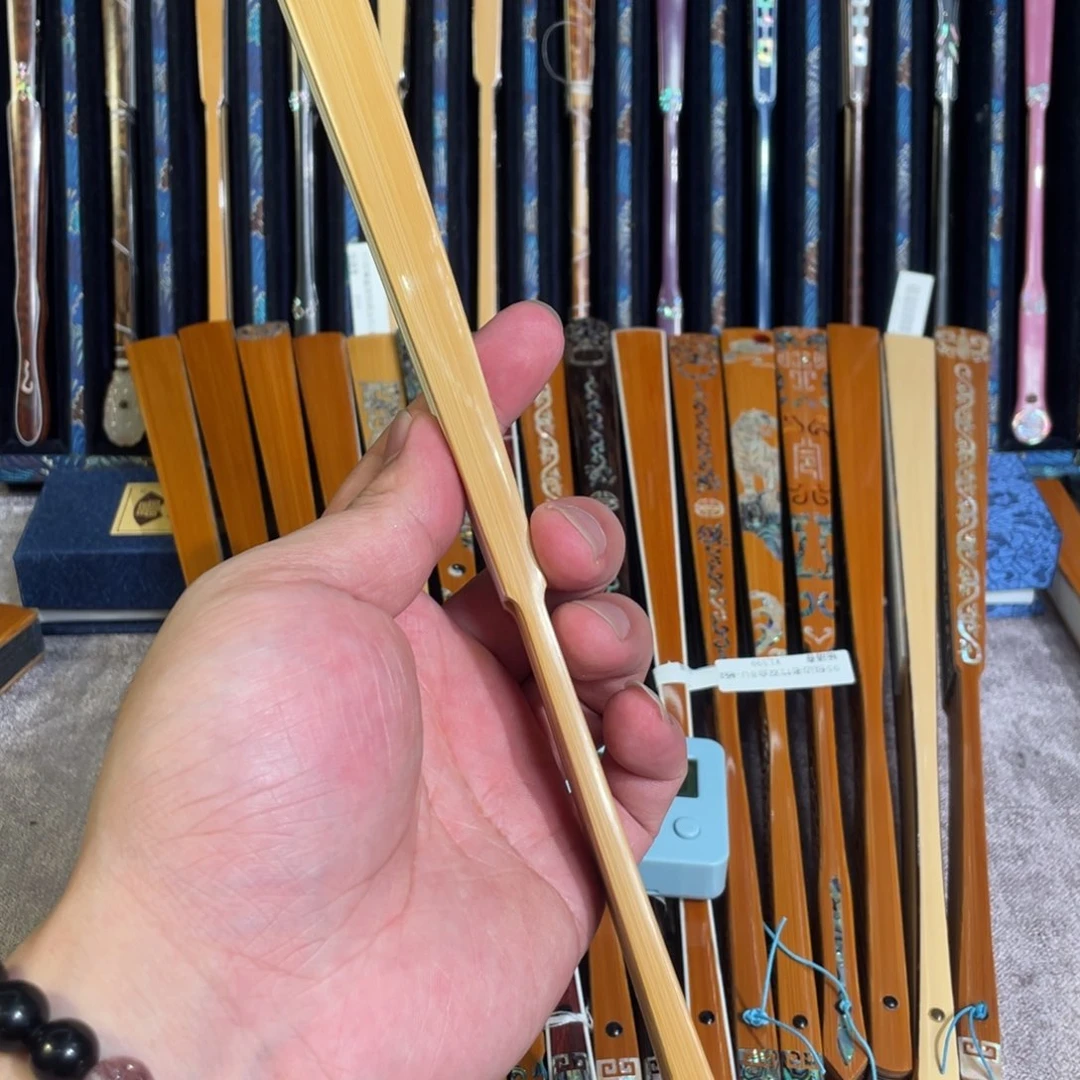扇子手工制作工艺精湛