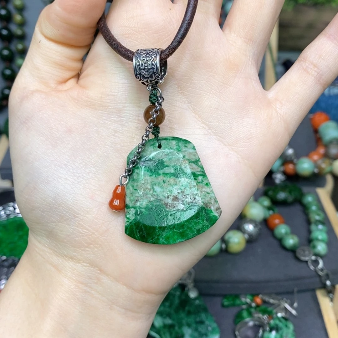 翡翠颈饰银S925镶嵌漂亮美眉