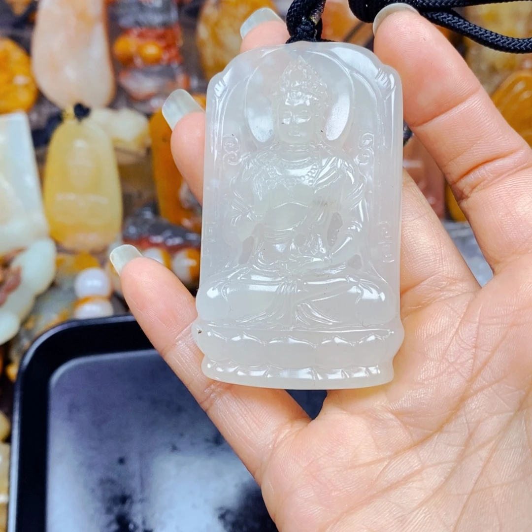 石英质玉（黄龙玉）未镶嵌颈饰