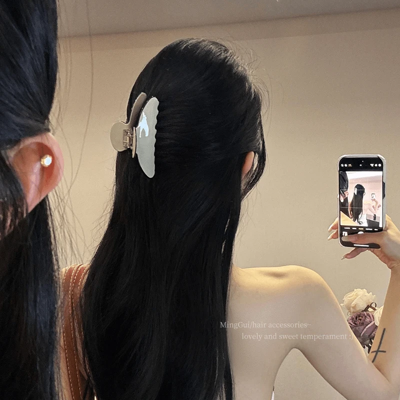 高级感白色醋酸抓夹女2025新款发夹后脑勺气质弧形鲨鱼夹头饰发卡