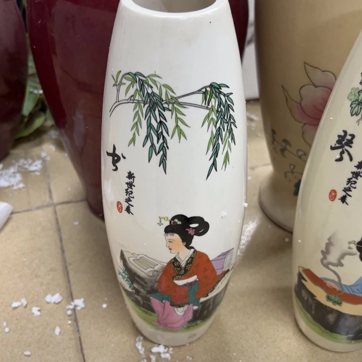 瓷片微瑕陶瓶。。。。。。。。。。。、