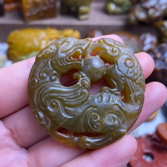 蛇纹石玉未镶嵌颈饰75