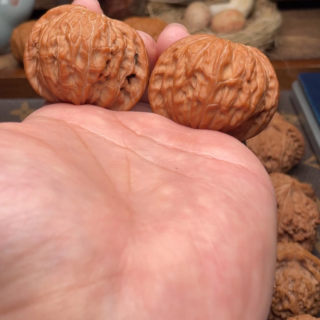 文玩核桃把件武*在G26号42磨盘