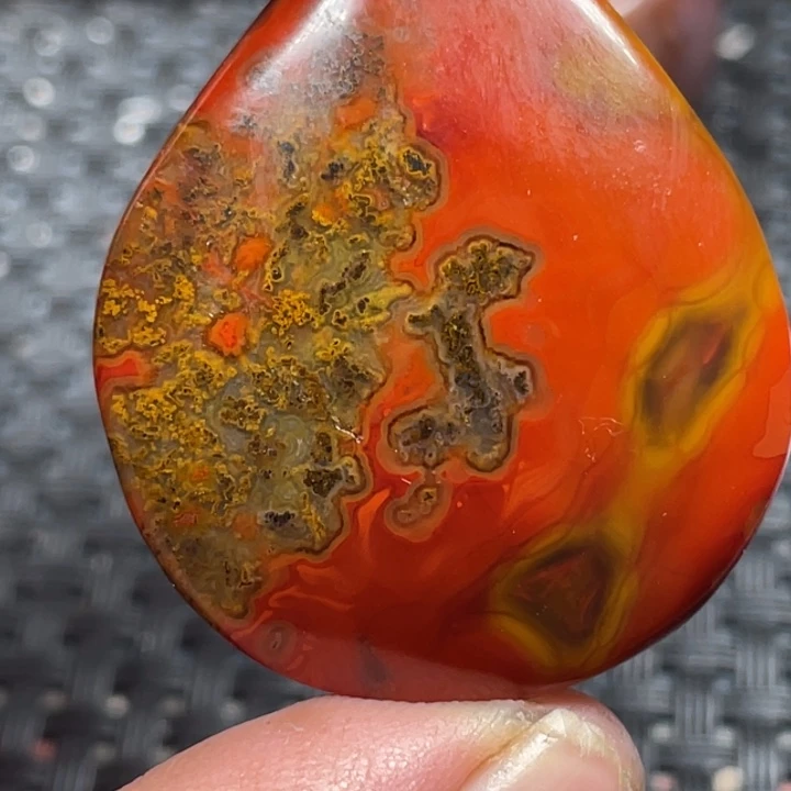 盛***国玛瑙/玉髓未镶嵌颈饰