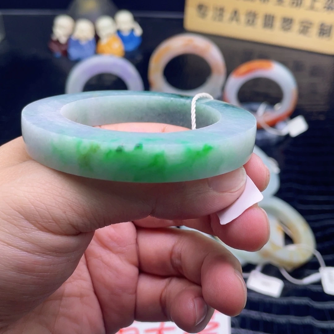 未镶嵌翡翠定制翡翠秀*姐