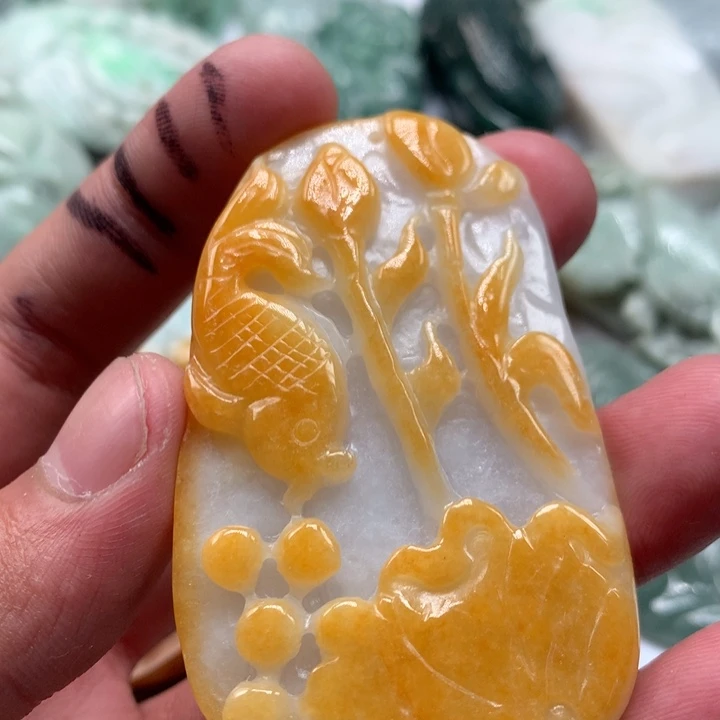 翡翠未镶嵌颈饰保真天然a货翡翠