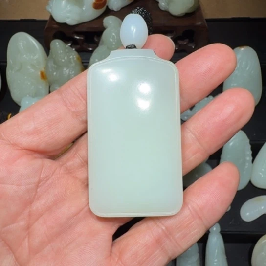 颈饰未镶嵌和田玉诗**方