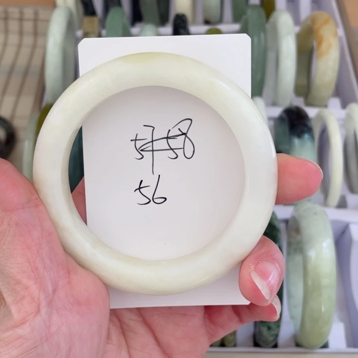 蛇纹石玉手镯未镶嵌棉***朵