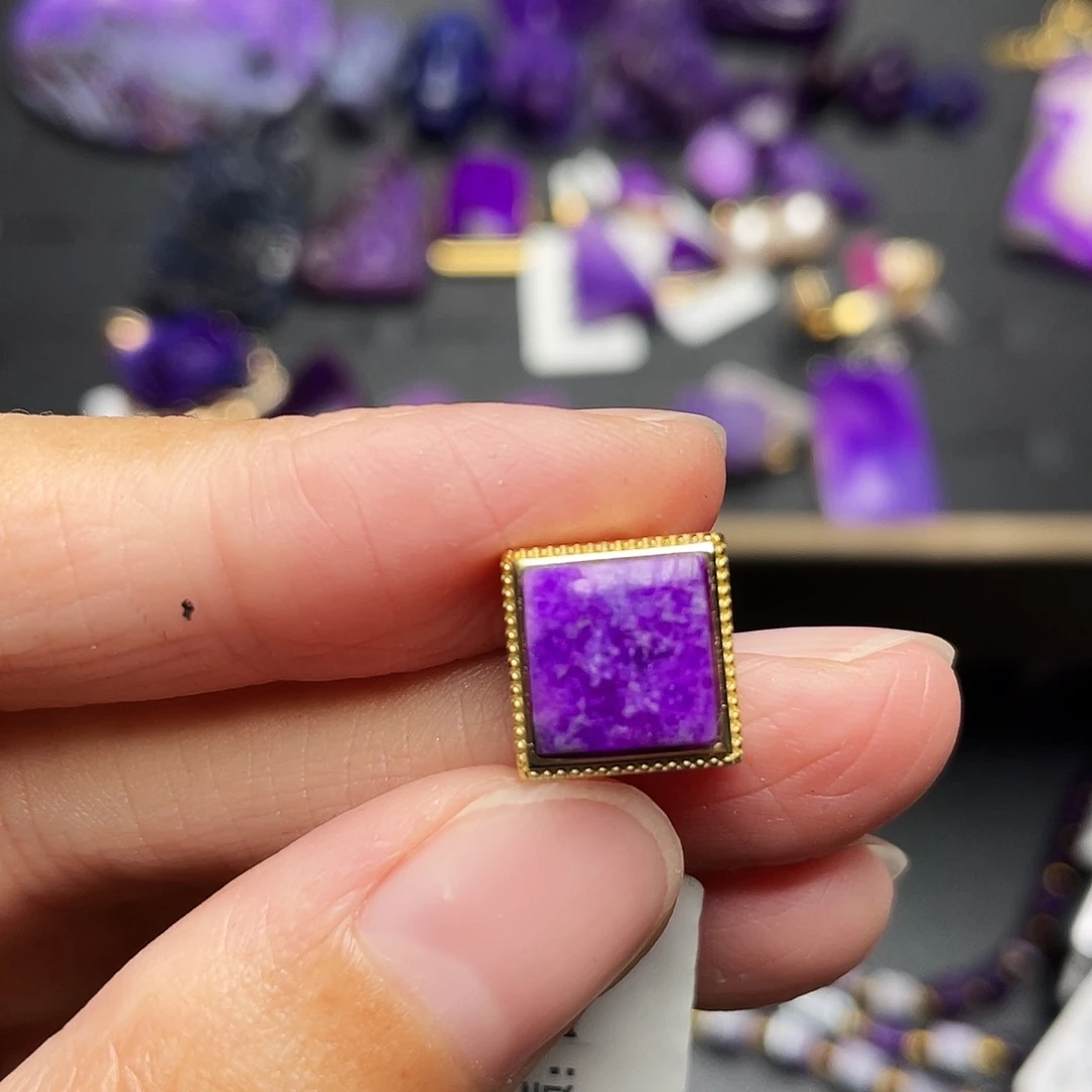 银S925镶嵌苏纪石（舒俱来）盒子