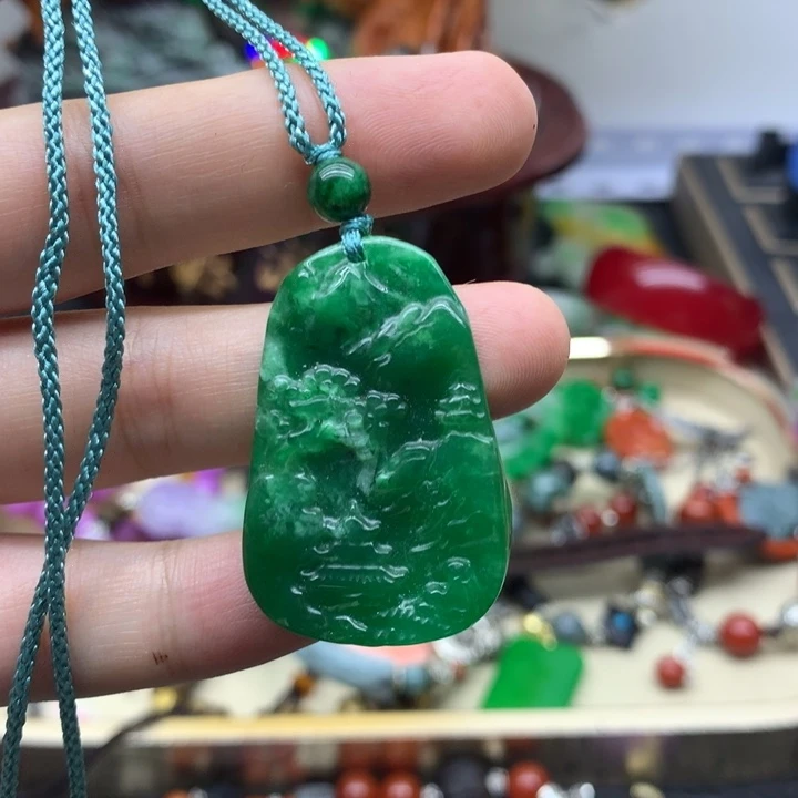 翡翠未镶嵌颈饰吊坠