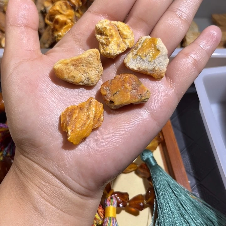 琥珀未镶嵌手链66