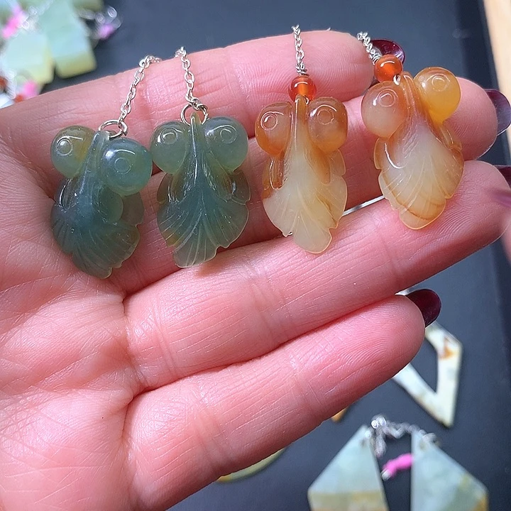 蛇纹石玉耳环未镶嵌予****喜