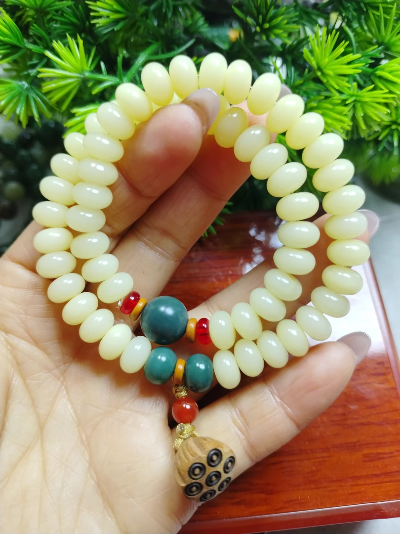 卡10白玉菩提绕手二圈手持