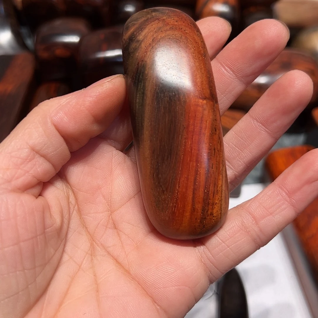 交趾黄檀（大红酸枝）悠**在