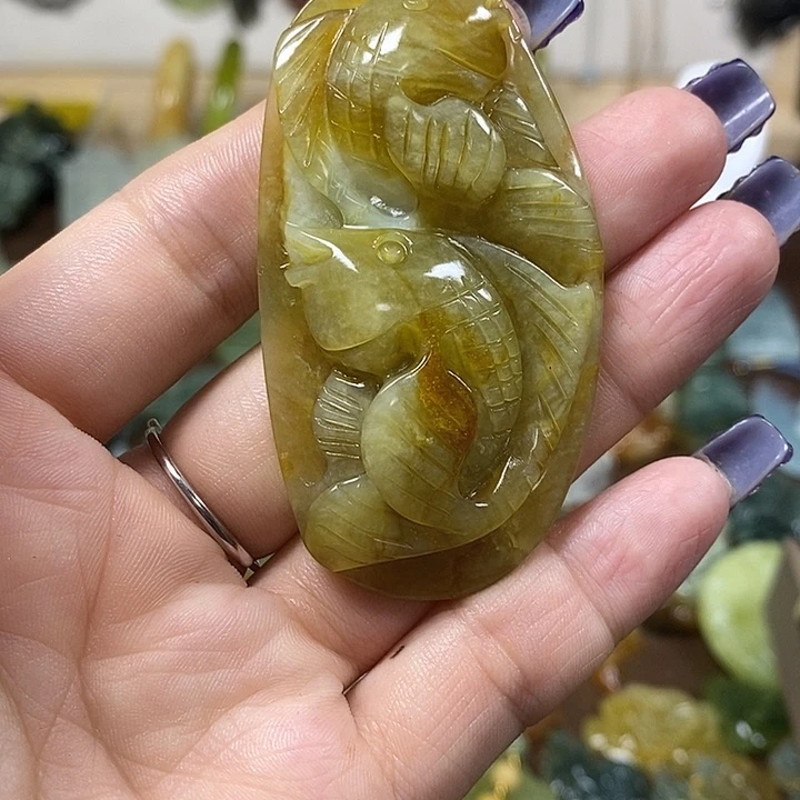 蛇纹石玉吊坠未镶嵌