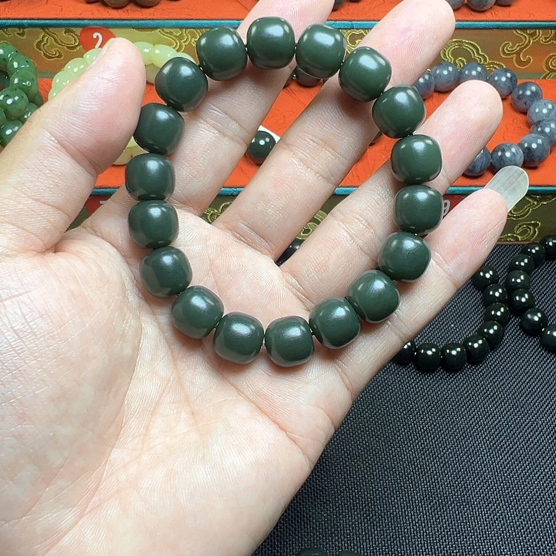 挞***塔和田玉未镶嵌手链