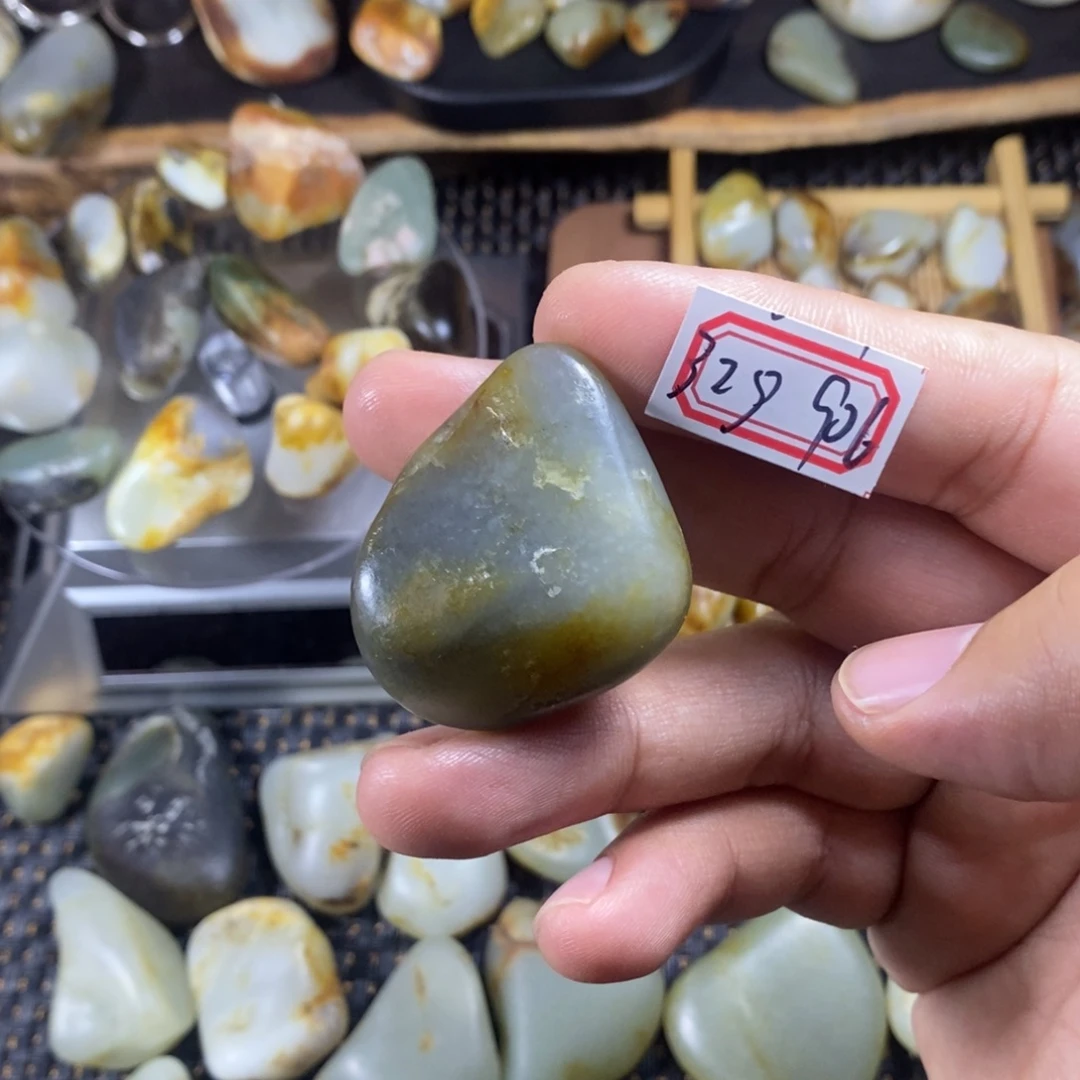 和田玉（糖玉）未镶嵌挂件