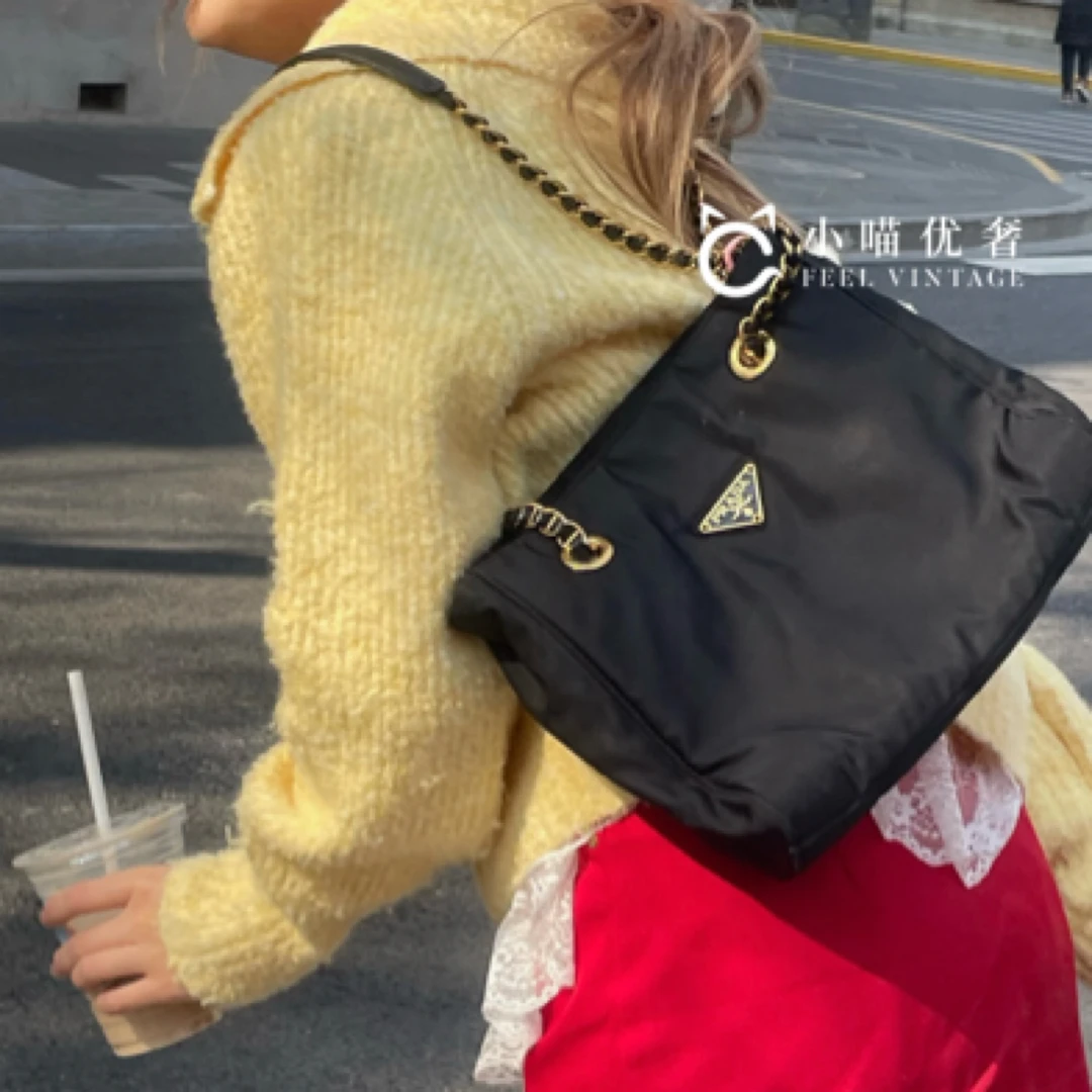 95新 Prada/普拉达 黑金降落伞黑色尼龙链条包流浪包单肩包