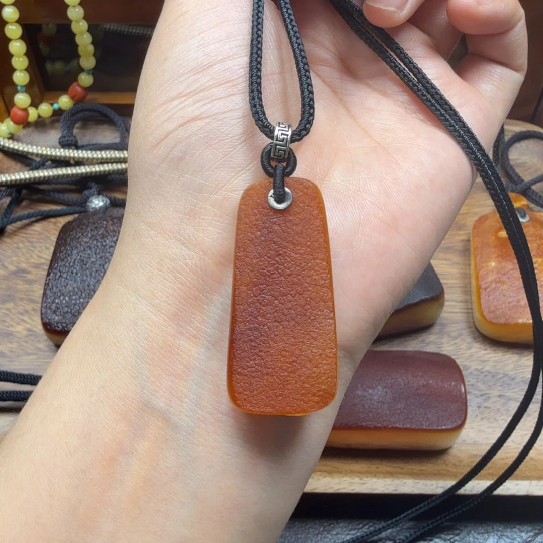 未镶嵌吊坠(赠链)琥珀