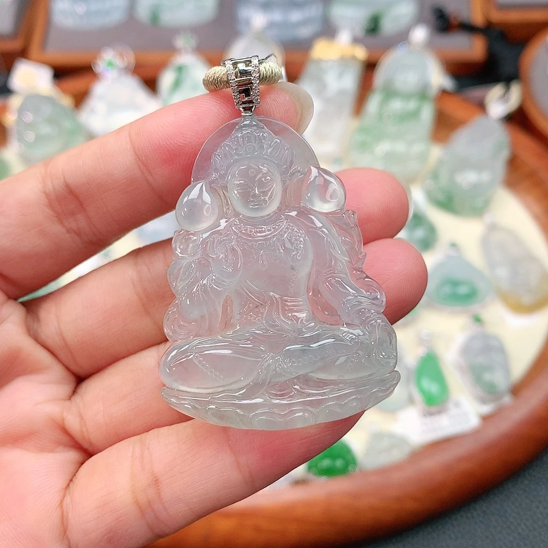 颈饰18K金镶嵌翡翠度母观音